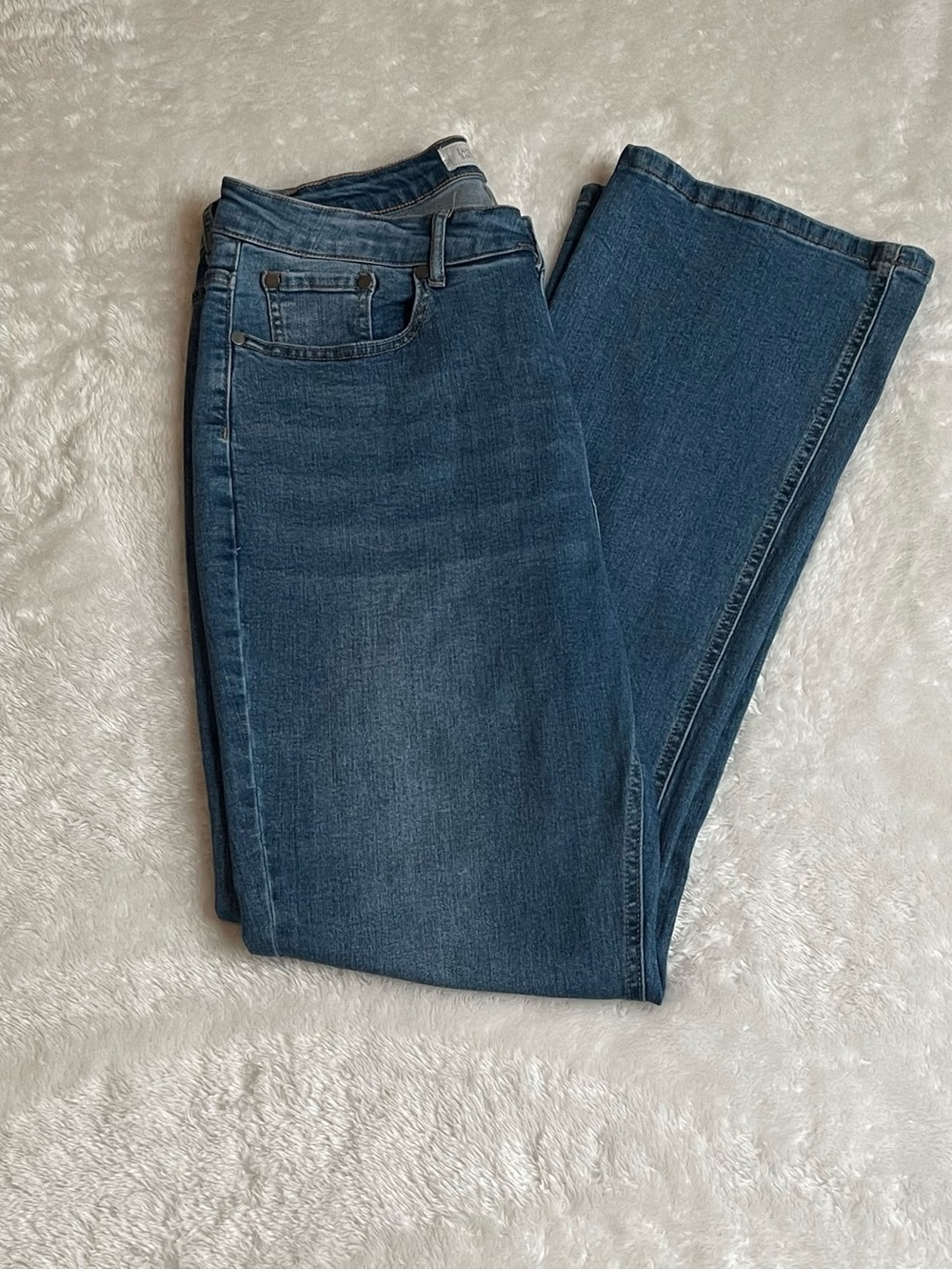 Jaclyn Smith Boot Cut Jeans in Medium Wash Denim